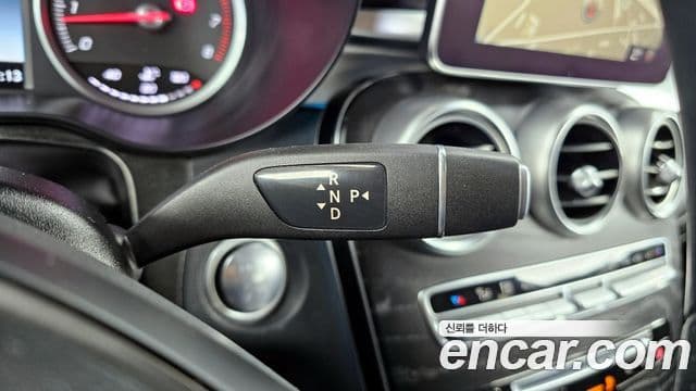 Mercedes-Benz GLC-Class 2019 — Şəkil 9/20