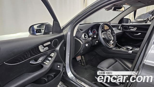 Mercedes-Benz GLC-Class 2019 — Şəkil 10/20
