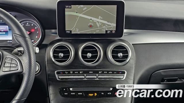 Mercedes-Benz GLC-Class 2019 — Şəkil 14/20