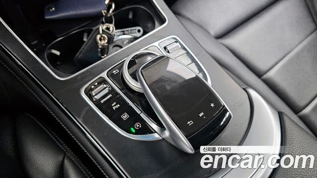 Mercedes-Benz GLC-Class 2019 — Şəkil 18/20