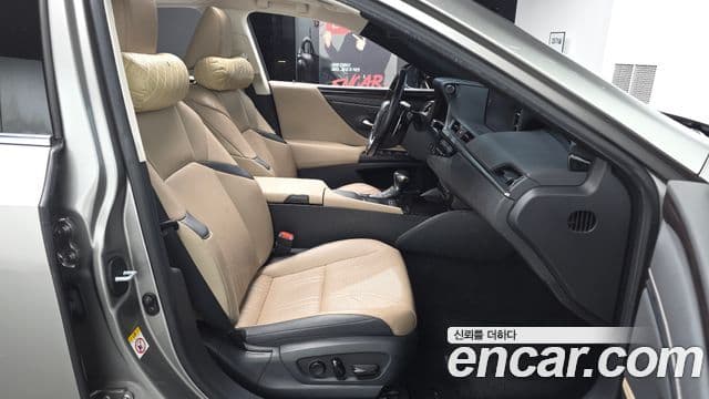 Lexus ES300h 2018 — ფოტო 9/20
