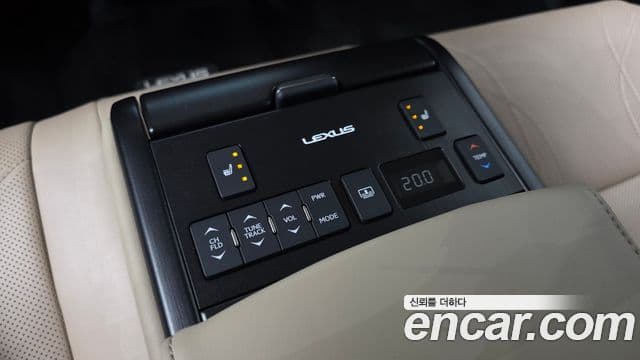 Lexus ES300h 2018 — ფოტო 19/20