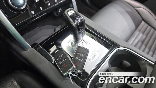 Land Rover Discovery Sport 2022 — Photo 19/20