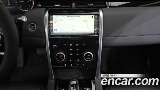 Land Rover Discovery Sport 2022 — Photo 10/20