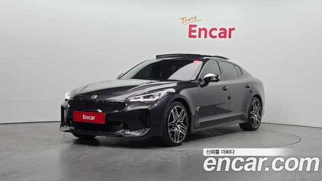 Kia Stinger 2021 — Фото 1/20