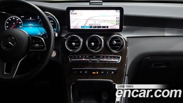 Mercedes-Benz GLC-Class 2020 — Şəkil 19/20