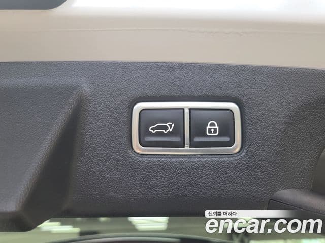 Kia Sorento 2023 — ფოტო 18/20