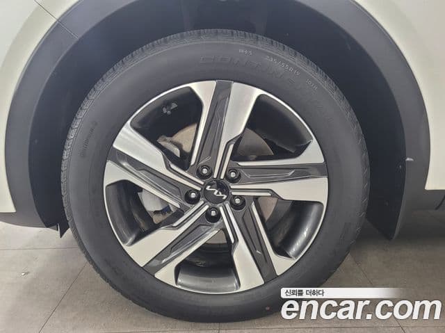 Kia Sorento 2023 — ფოტო 19/20