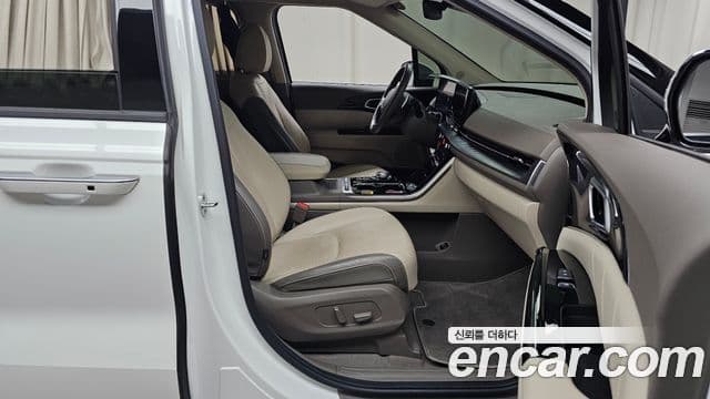Kia Carnival 2022 — ფოტო 11/20