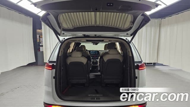Kia Carnival 2022 — ფოტო 20/20