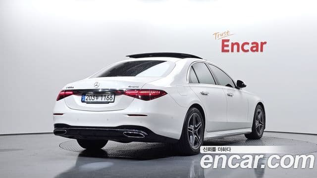 Mercedes-Benz S-Class 2022 — Photo 18/20