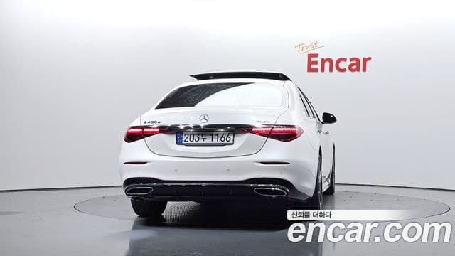 Mercedes-Benz S-Class 2022 — Photo 9/20