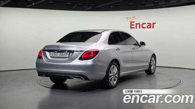 Mercedes-Benz C-Class 2019 — Photo 3/20