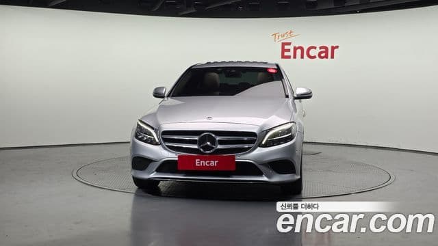Mercedes-Benz C-Class 2019 — Photo 18/20