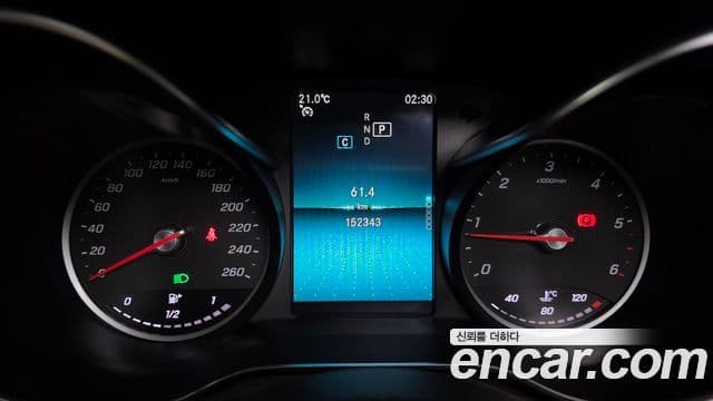 Mercedes-Benz C-Class 2019 — Photo 2/20