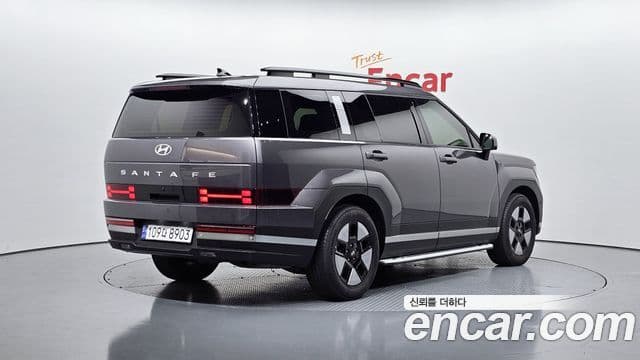 Hyundai Santa Fe 2023 — Photo 15/20