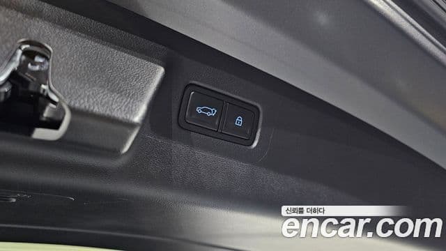 Hyundai Santa Fe 2023 — Photo 14/20
