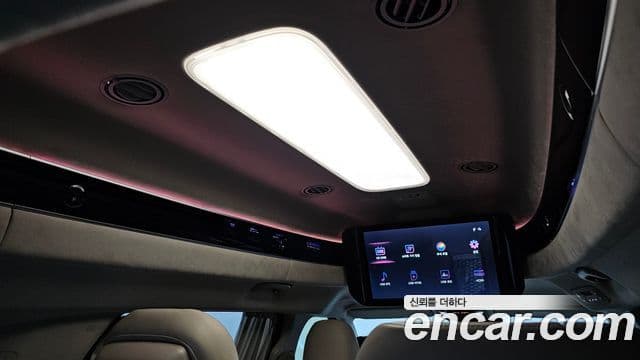 Kia Carnival 2021 — ფოტო 19/20