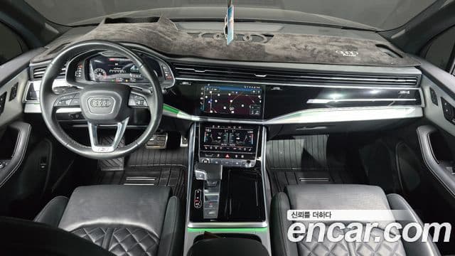 Audi Q7 2021 — Photo 4/20