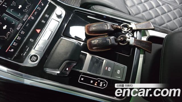 Audi Q7 2021 — Photo 11/20