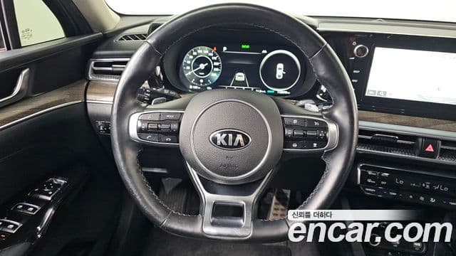 Kia K5 2021 — ფოტო 13/20