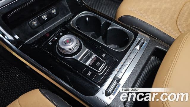 Kia Carnival 2023 — Şəkil 9/20