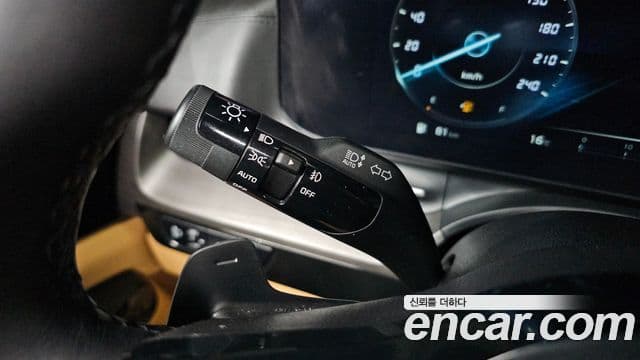 Kia Carnival 2023 — Şəkil 14/20