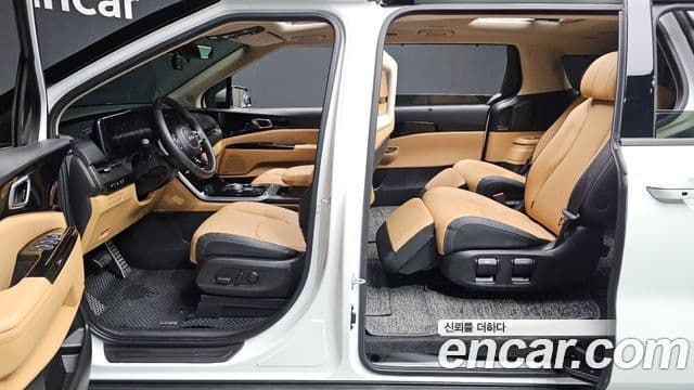 Kia Carnival 2023 — Şəkil 18/20