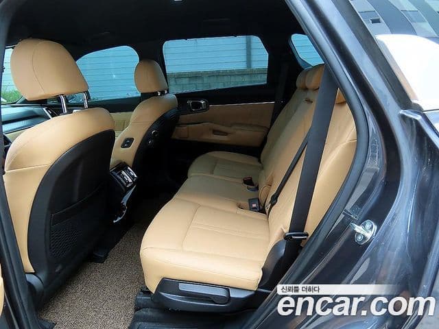 Kia Sorento 2023 — ფოტო 5/20
