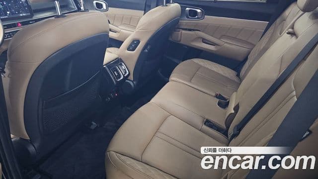 Kia Sorento 2024 — ფოტო 17/20