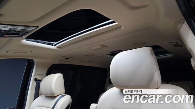 Hyundai Staria 2022 — ფოტო 18/20