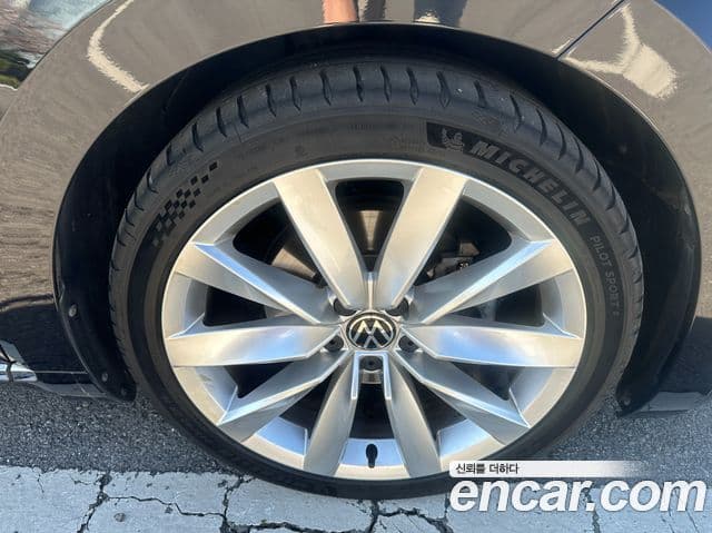 Volkswagen Arteon 2022 — ფოტო 14/15