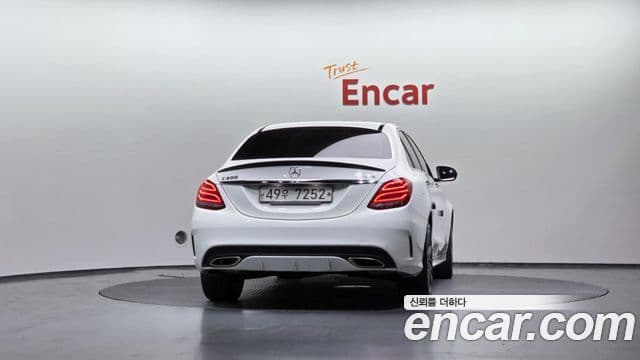 Mercedes-Benz C-Class 2018 — ფოტო 4/20