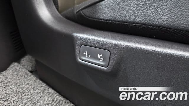 Kia Carnival 2024 — ფოტო 17/20
