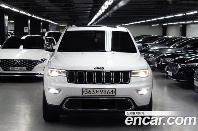 Jeep Grand Cherokee 2019 — Фото 1/20