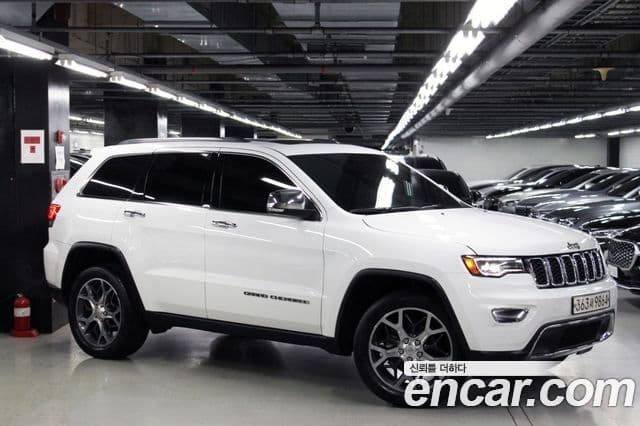 Jeep Grand Cherokee 2019 — Фото 18/20