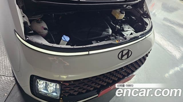 Hyundai Staria 2023 — ფოტო 6/20