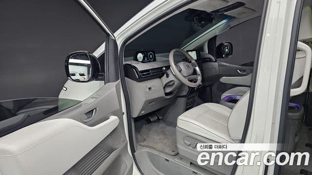 Hyundai Staria 2023 — ფოტო 10/20
