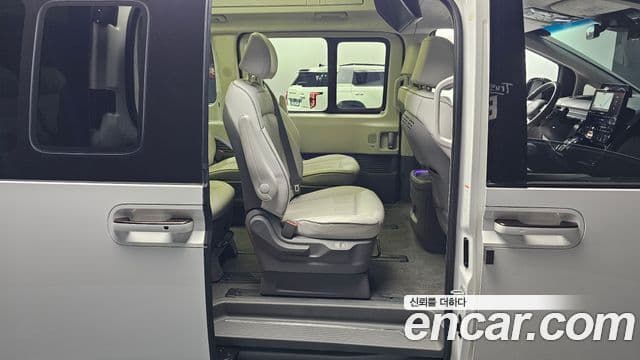 Hyundai Staria 2023 — ფოტო 11/20