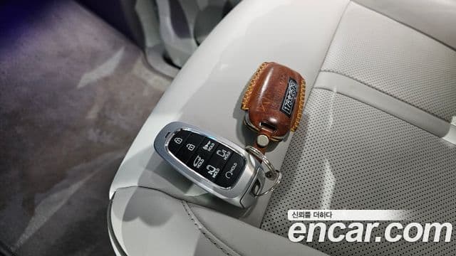 Hyundai Staria 2023 — ფოტო 16/20