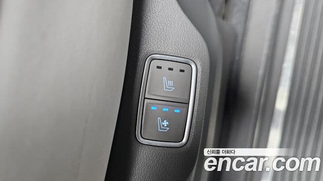 Hyundai Staria 2023 — ფოტო 18/20