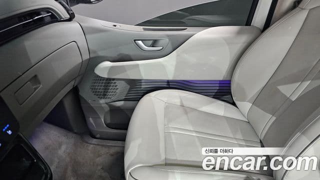 Hyundai Staria 2023 — Photo 7/32
