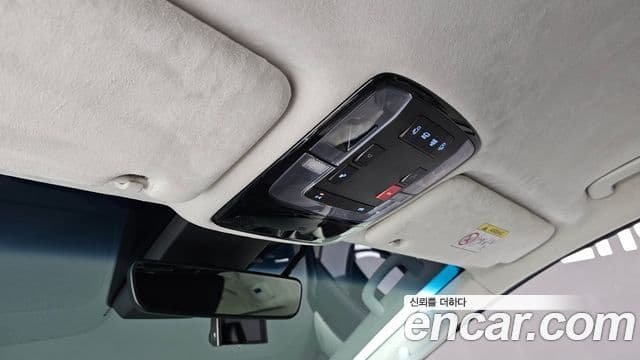 Hyundai Staria 2023 — Photo 6/32