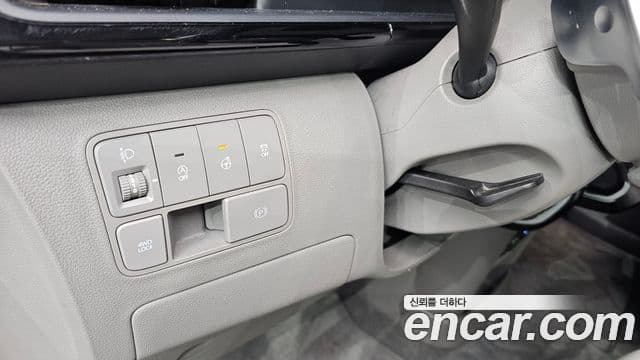 Hyundai Staria 2023 — Photo 17/32