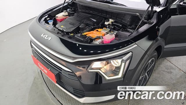 Kia Niro 2022 — ფოტო 6/20