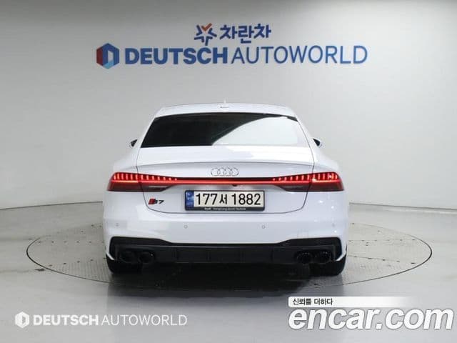 Audi A7 2021 — ფოტო 3/20