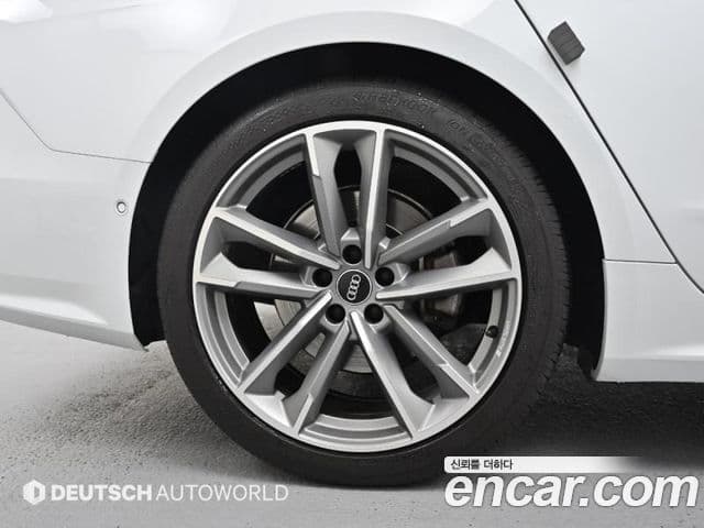 Audi A7 2021 — ფოტო 4/20