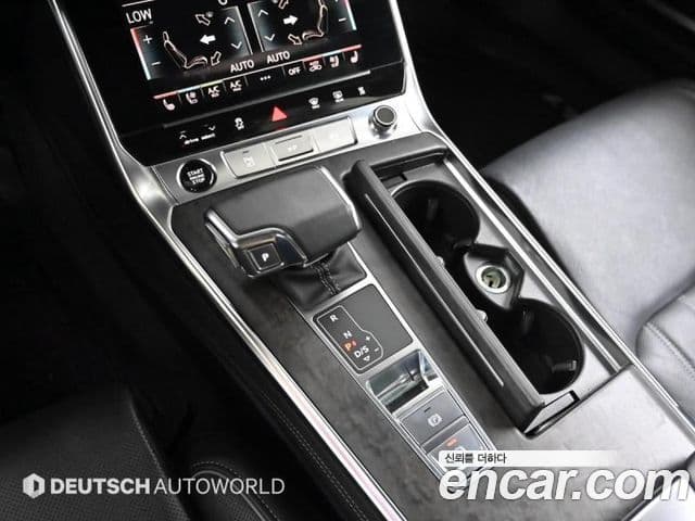Audi A7 2021 — ფოტო 8/20