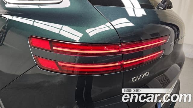 Genesis GV70 2021 — Photo 16/34