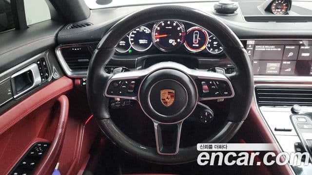 Porsche Panamera 2018 — Photo 8/20